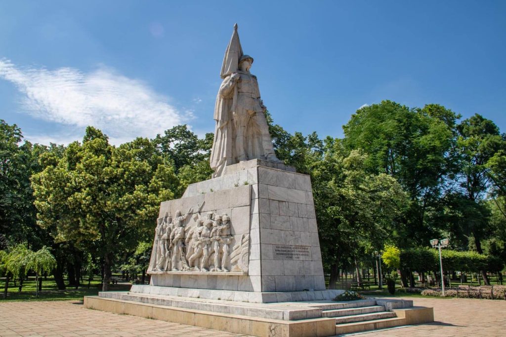 monumentul ostasului necunoscu 2 1024x683